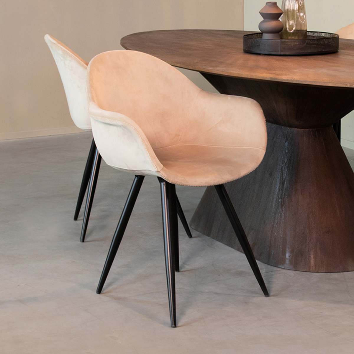 LABEL51 Eetkamerstoel Forli - Zand - Fluweel - Black Frame