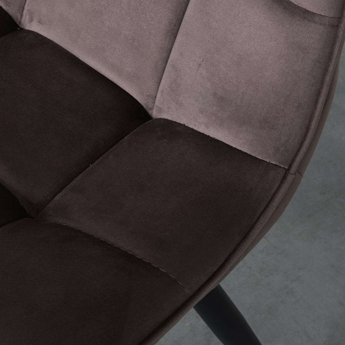 LABEL51 Eetkamerstoel Bistro - Taupe - Fluweel - Black Frame