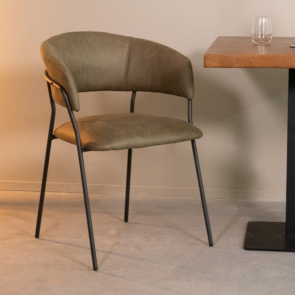 LABEL51 Eetkamerstoel Luuk - Moss - Micro Suede - Black Frame