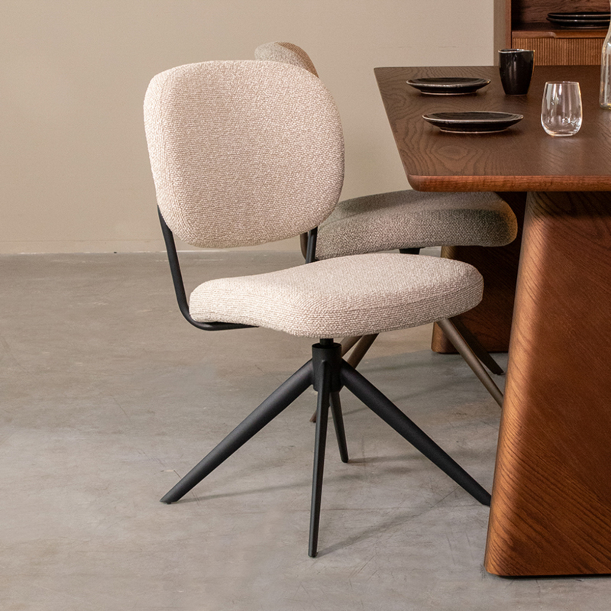 LABEL51 Eetkamerstoel Geneva - Naturel - Boucle - Black Frame