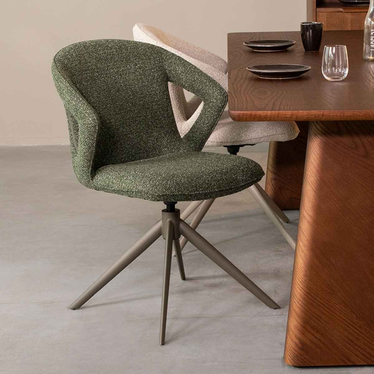 LABEL51 Eetkamerstoel Zurich - Forest - Boucle - Forest Frame