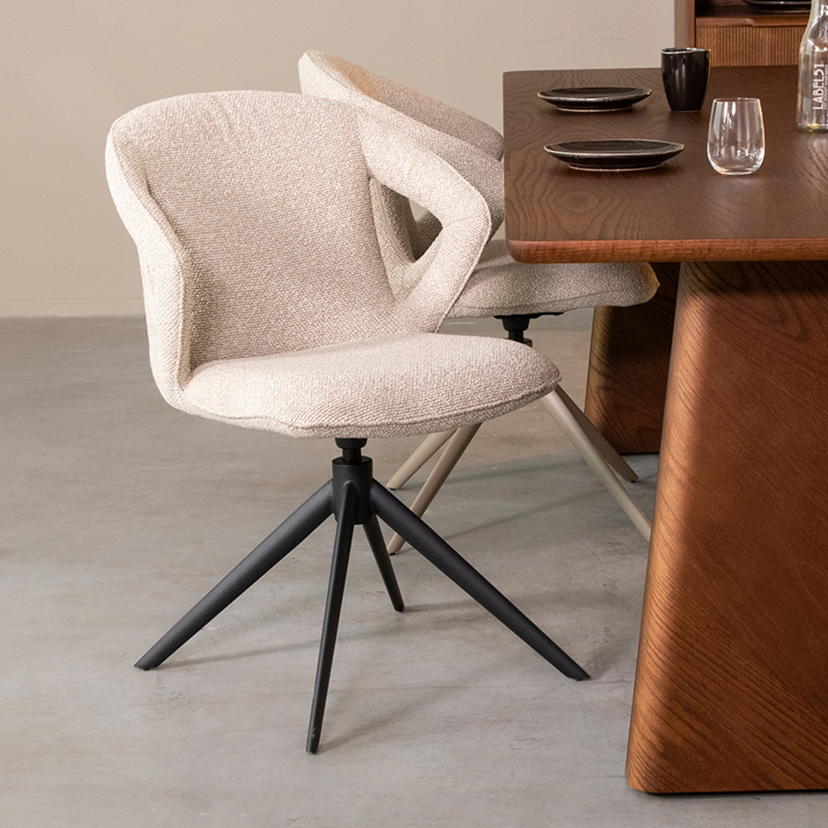 LABEL51 Eetkamerstoel Zurich - Naturel - Boucle - Black Frame