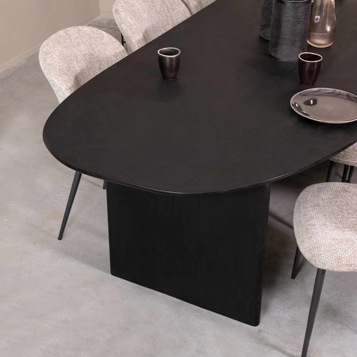 LABEL51 Eetkamertafel I_Cooper - Zwart - Mangohout - 210x110 cm