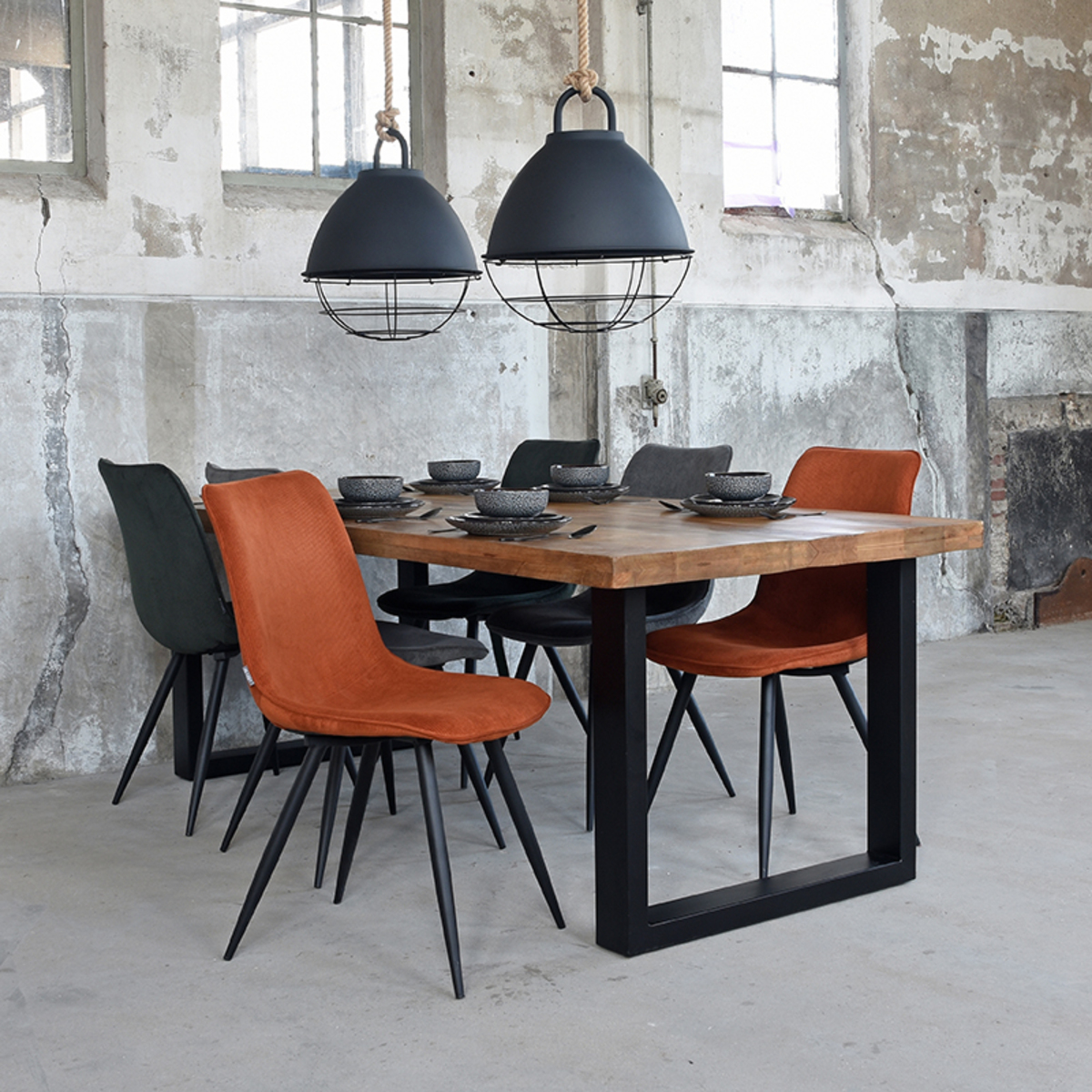 LABEL51 Eetkamerstoel Jort - Donkergrijs - Ribcord - Black Frame